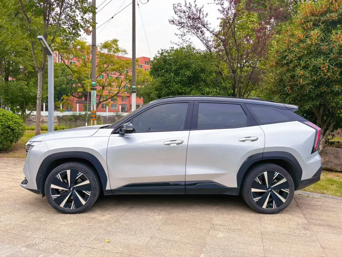 Geely Atlas L