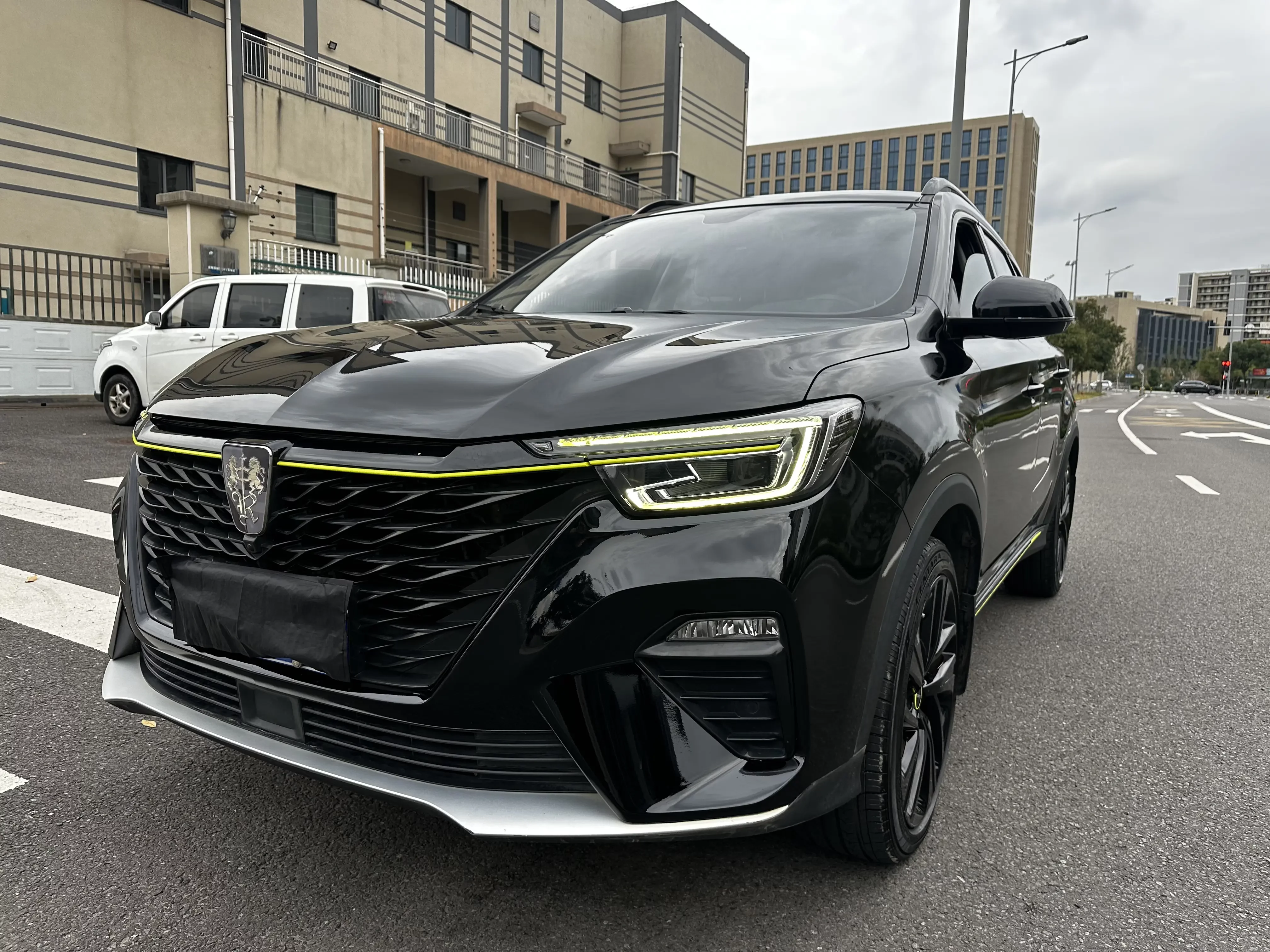 Roewe RX5