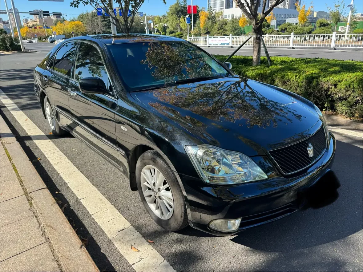 Toyota crown