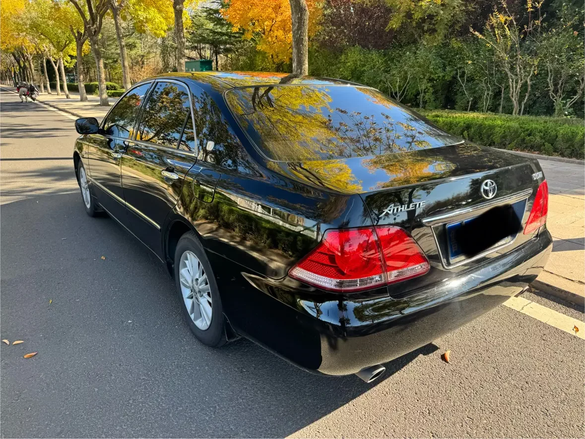 Toyota crown