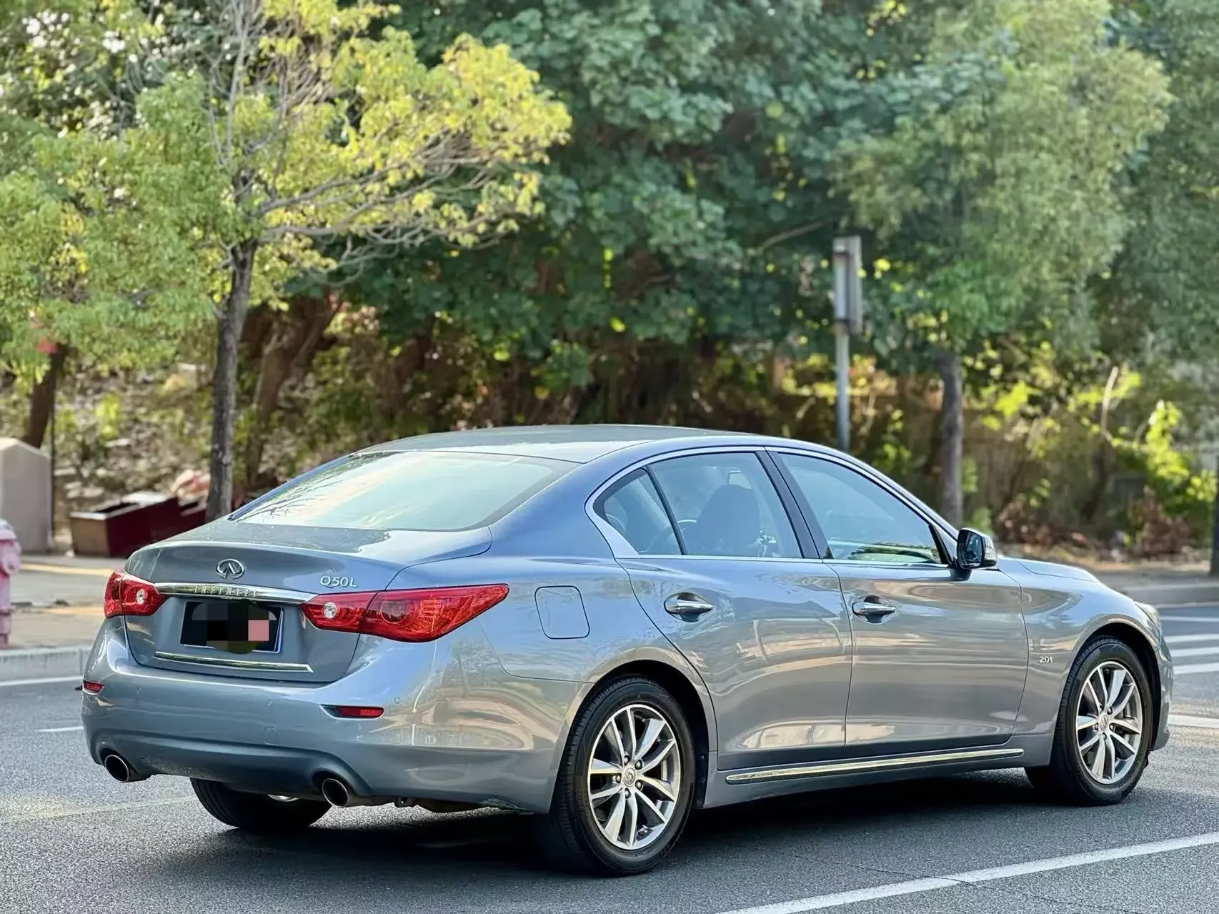 Infiniti Q50L