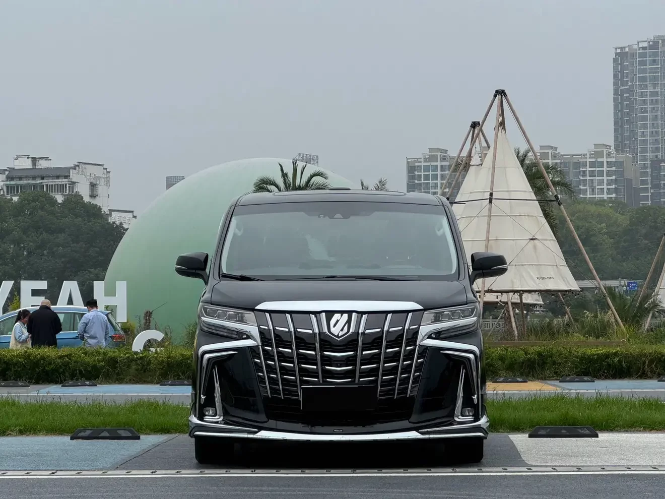 Toyota Crown Wellfire