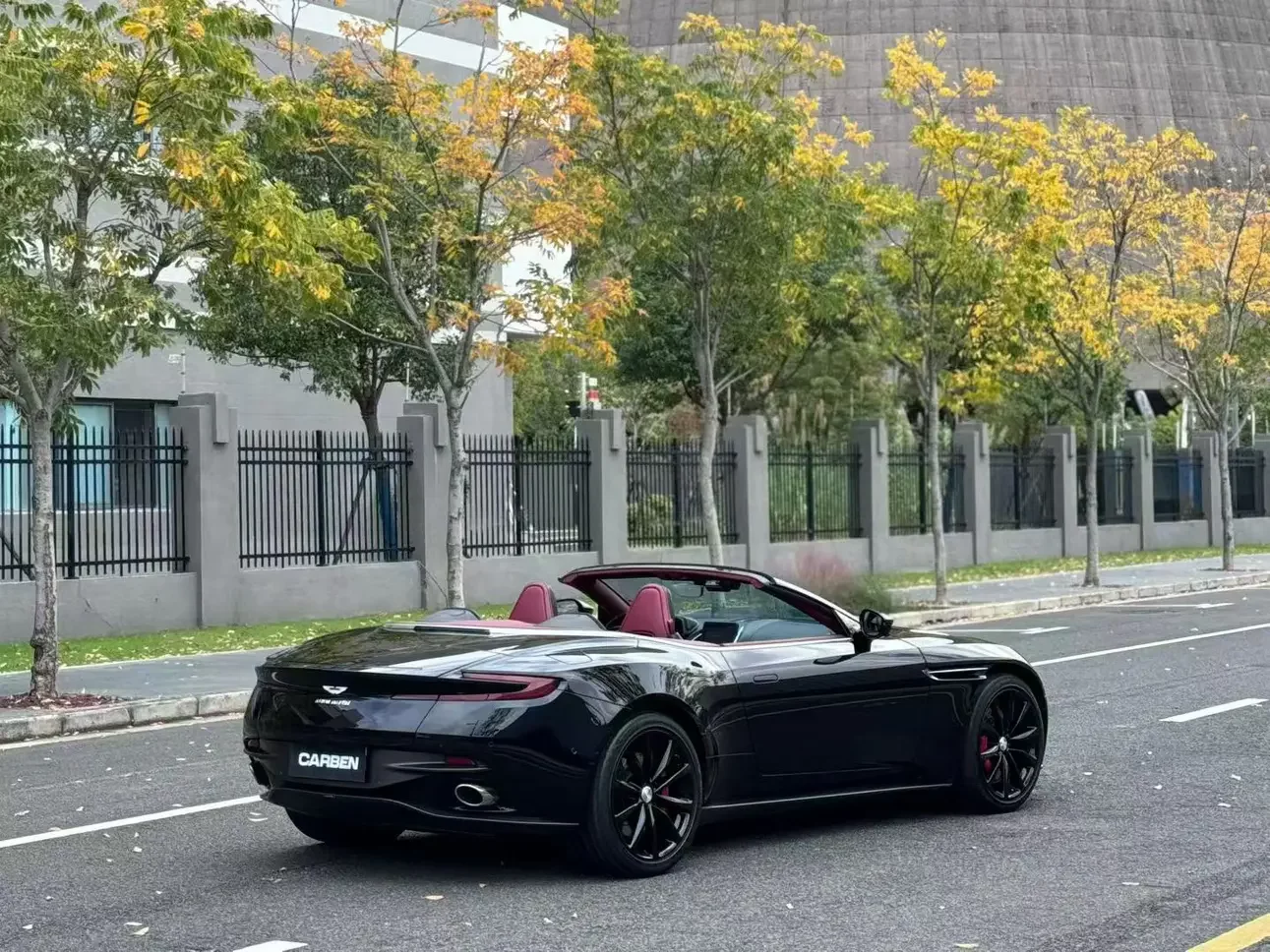 Aston Martin DB11