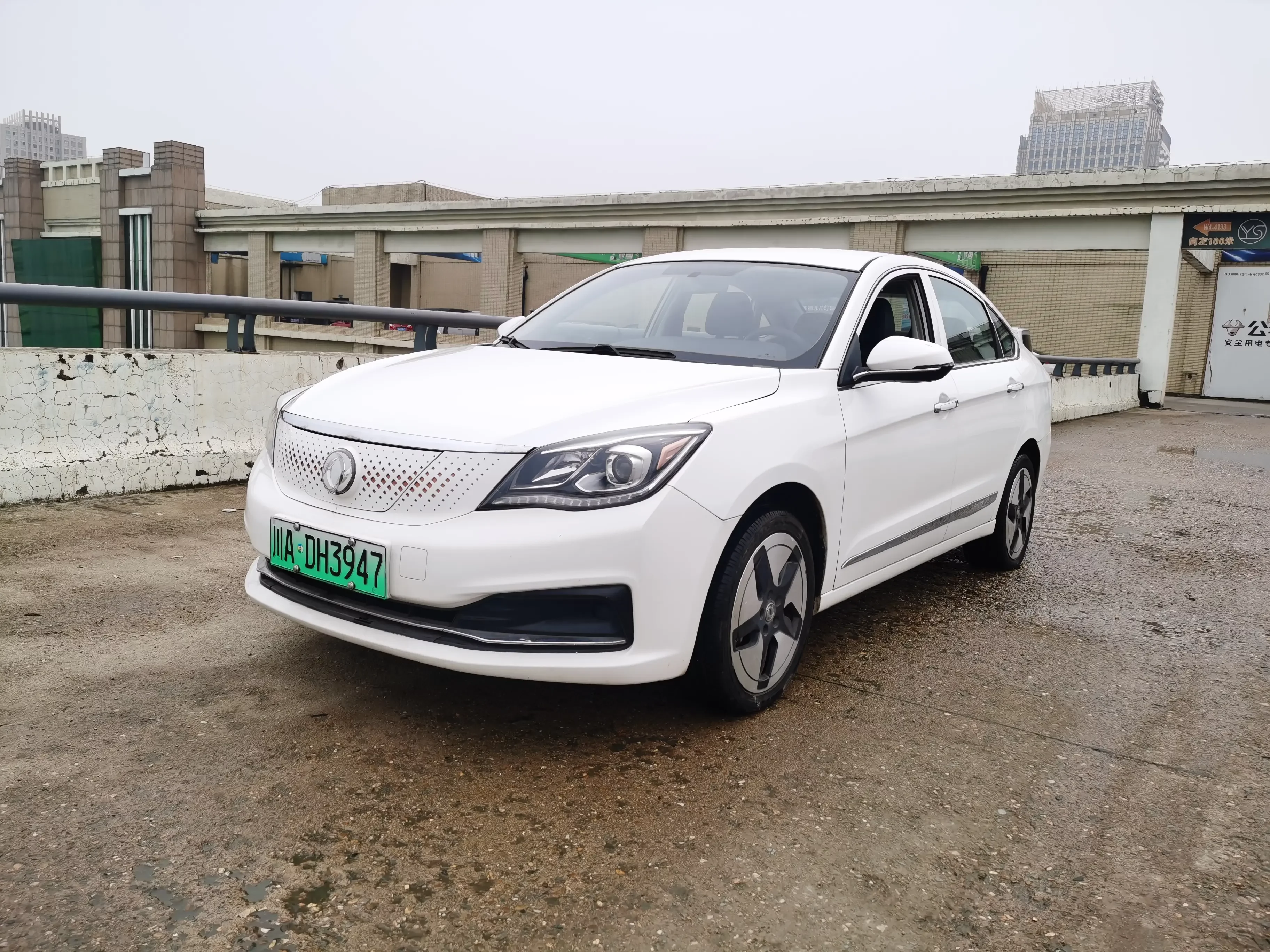 Dongfeng Fengshen E70