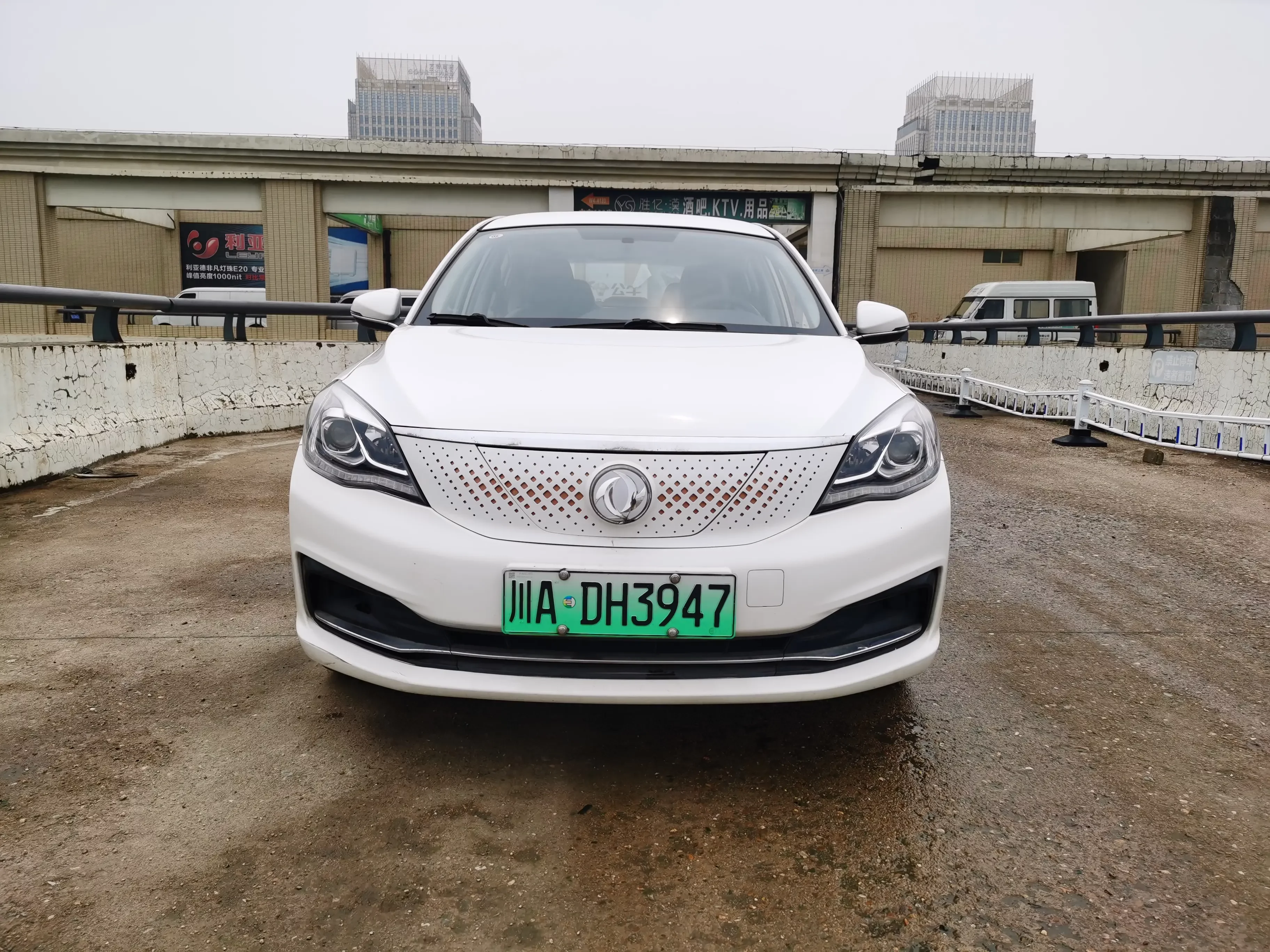 Dongfeng Fengshen E70