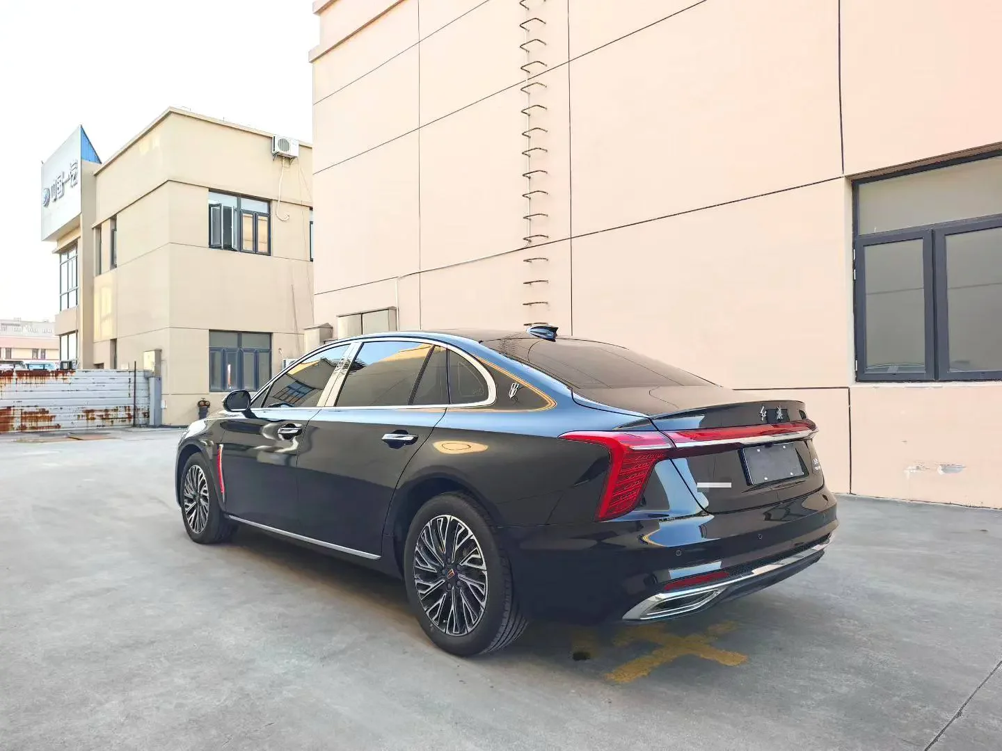 Hongqi H5