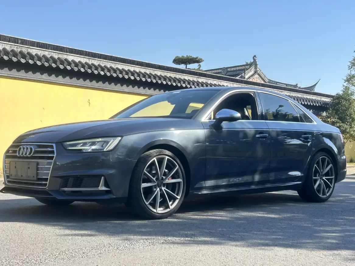 Audi S4
