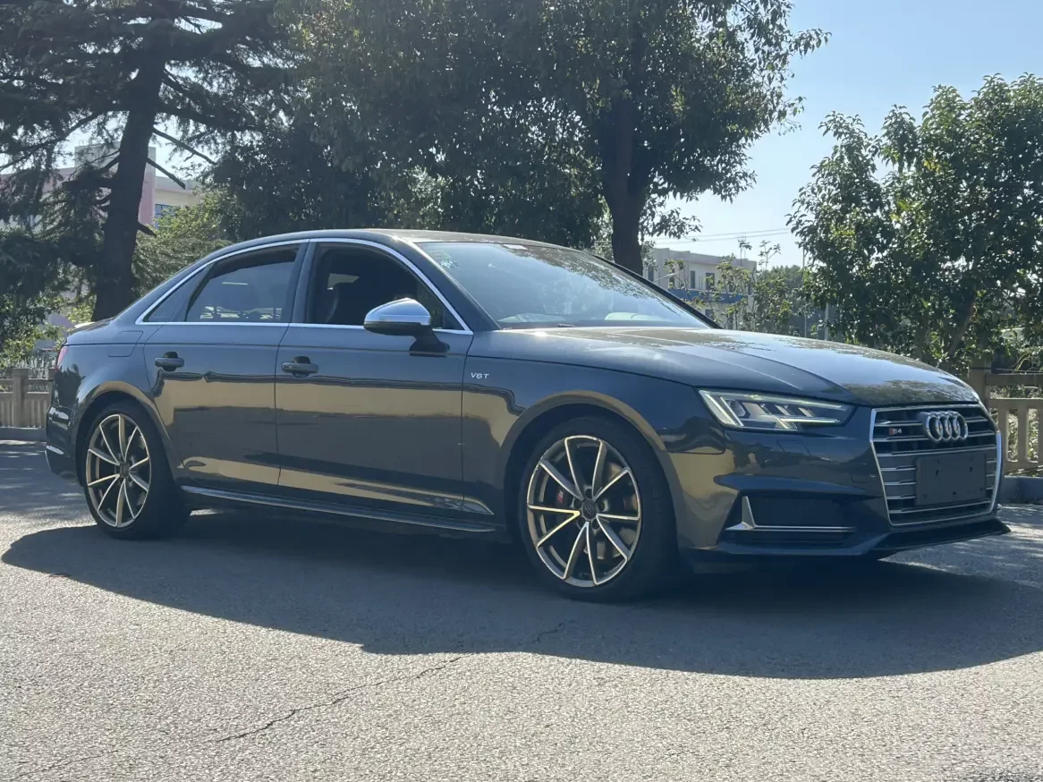 Audi S4