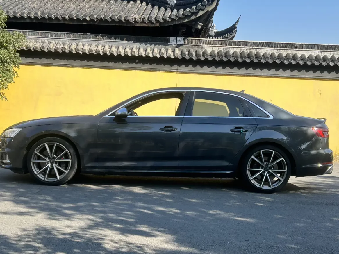 Audi S4