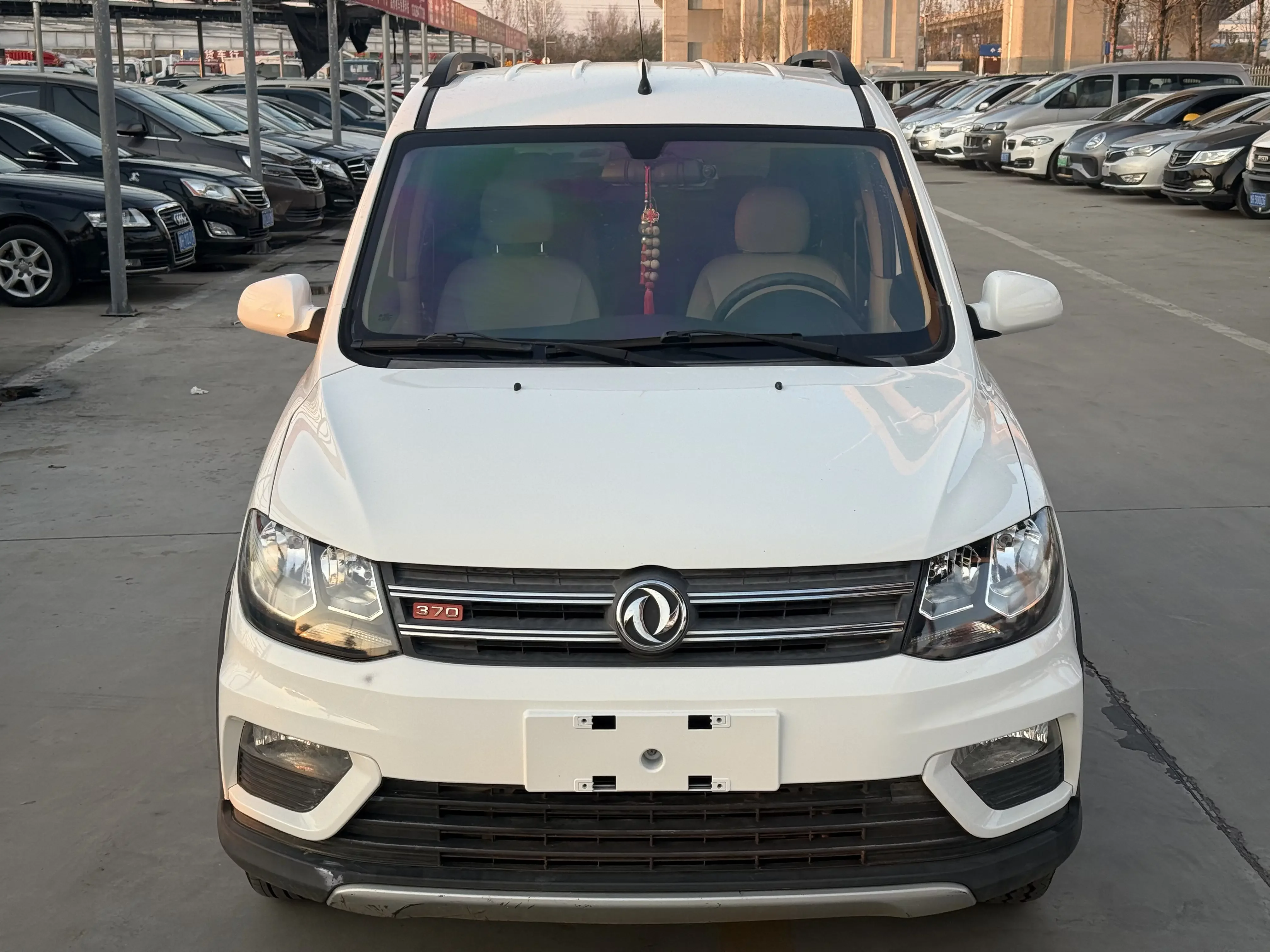 Dongfeng Fengon 370