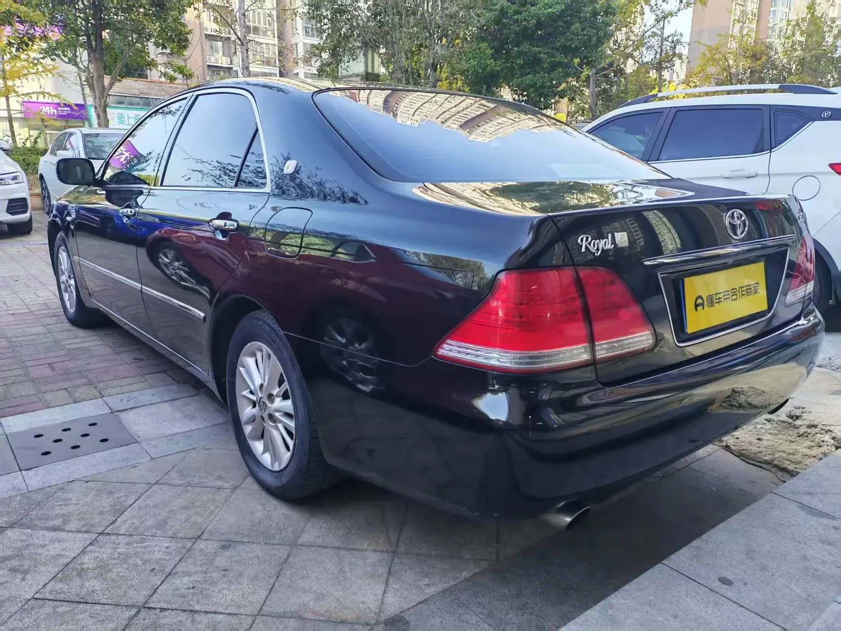 Toyota crown