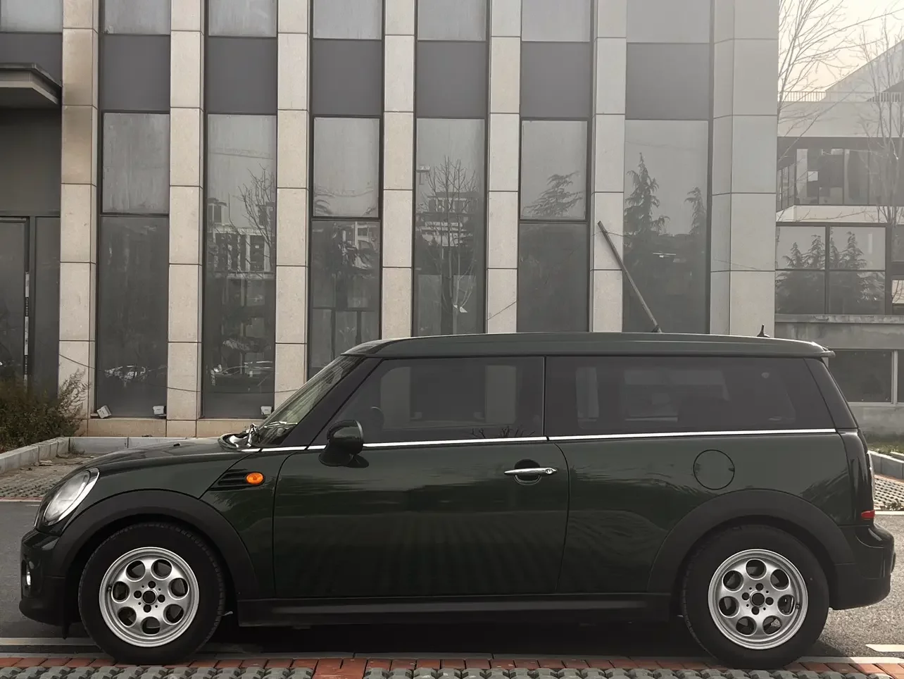 MINI CLUBMAN