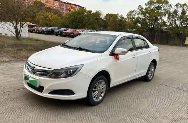 BYD e5