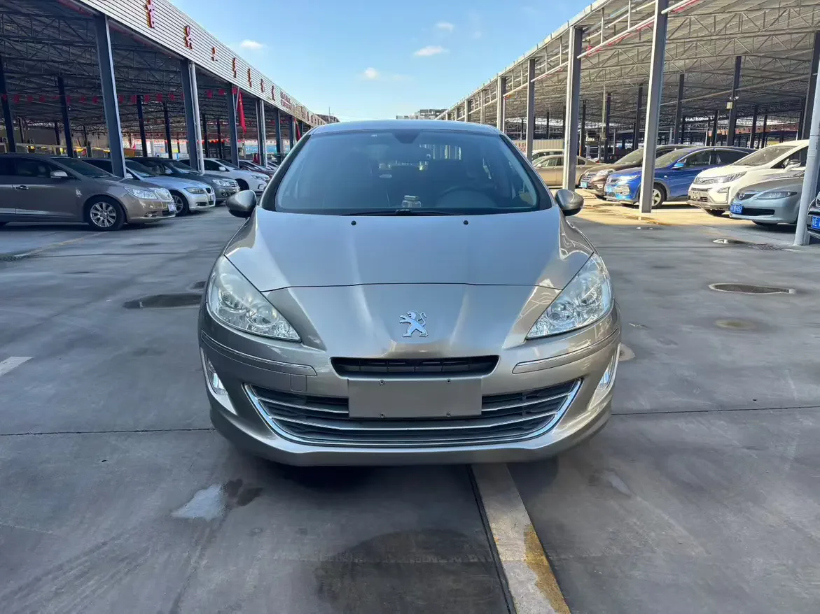 Peugeot 408