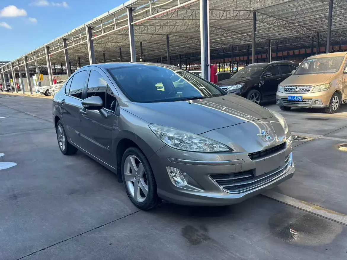 Peugeot 408