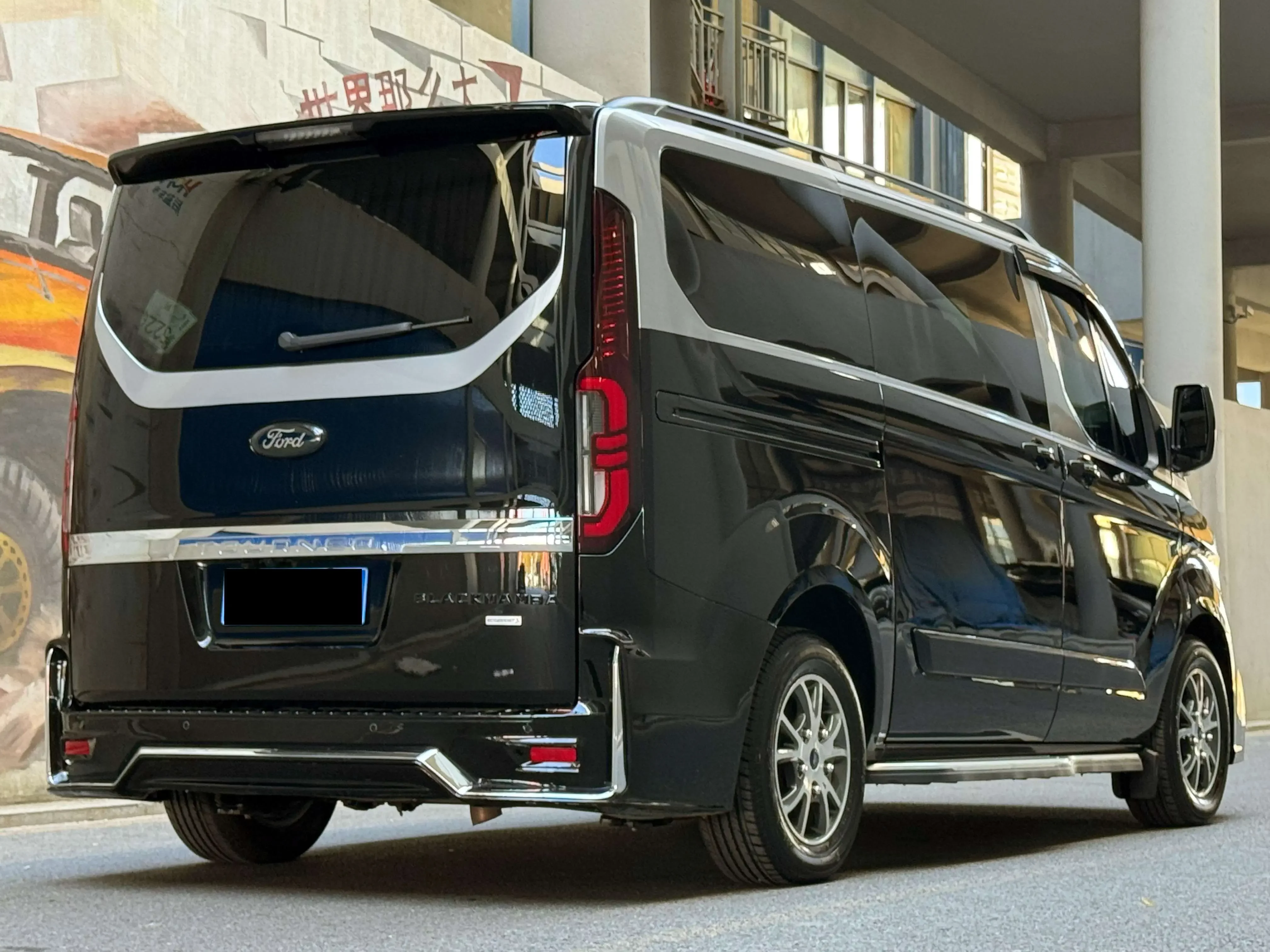 Ford Toureo