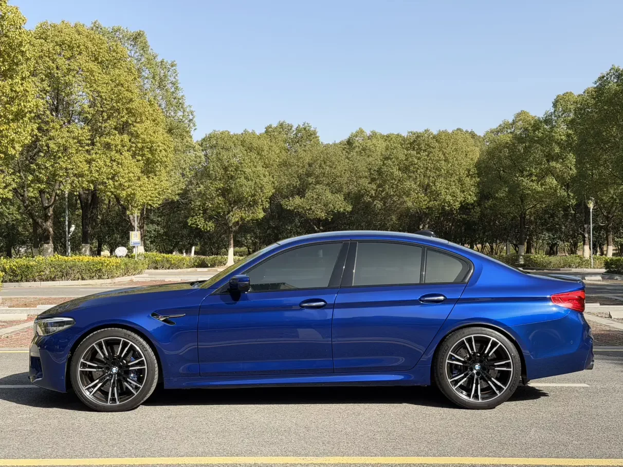 BMW M5