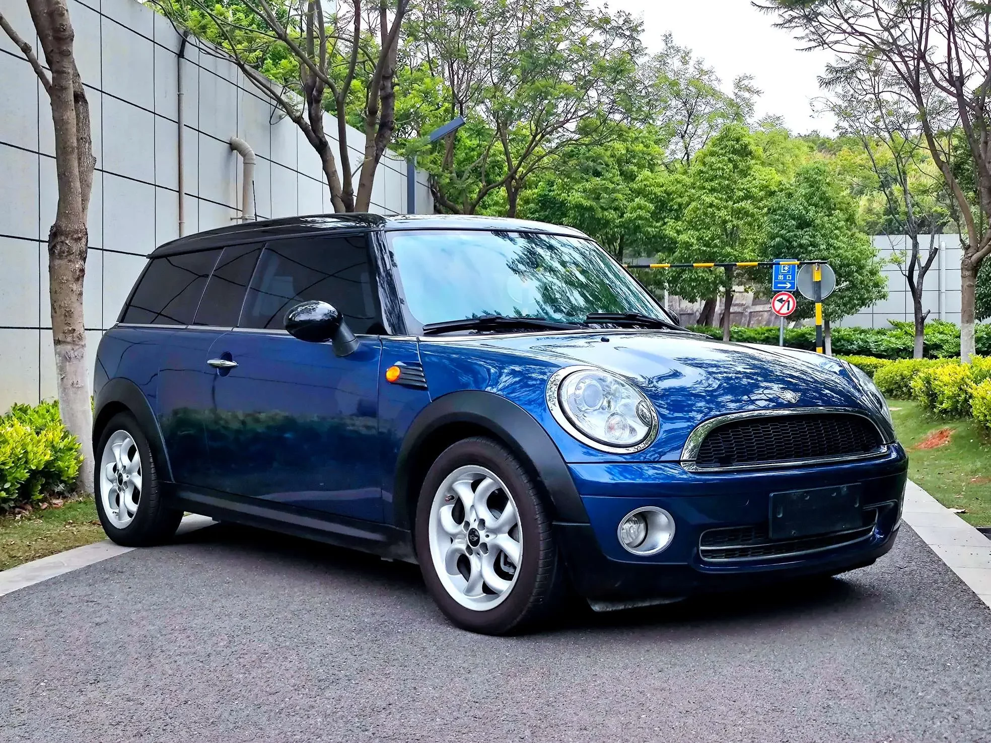 MINI CLUBMAN