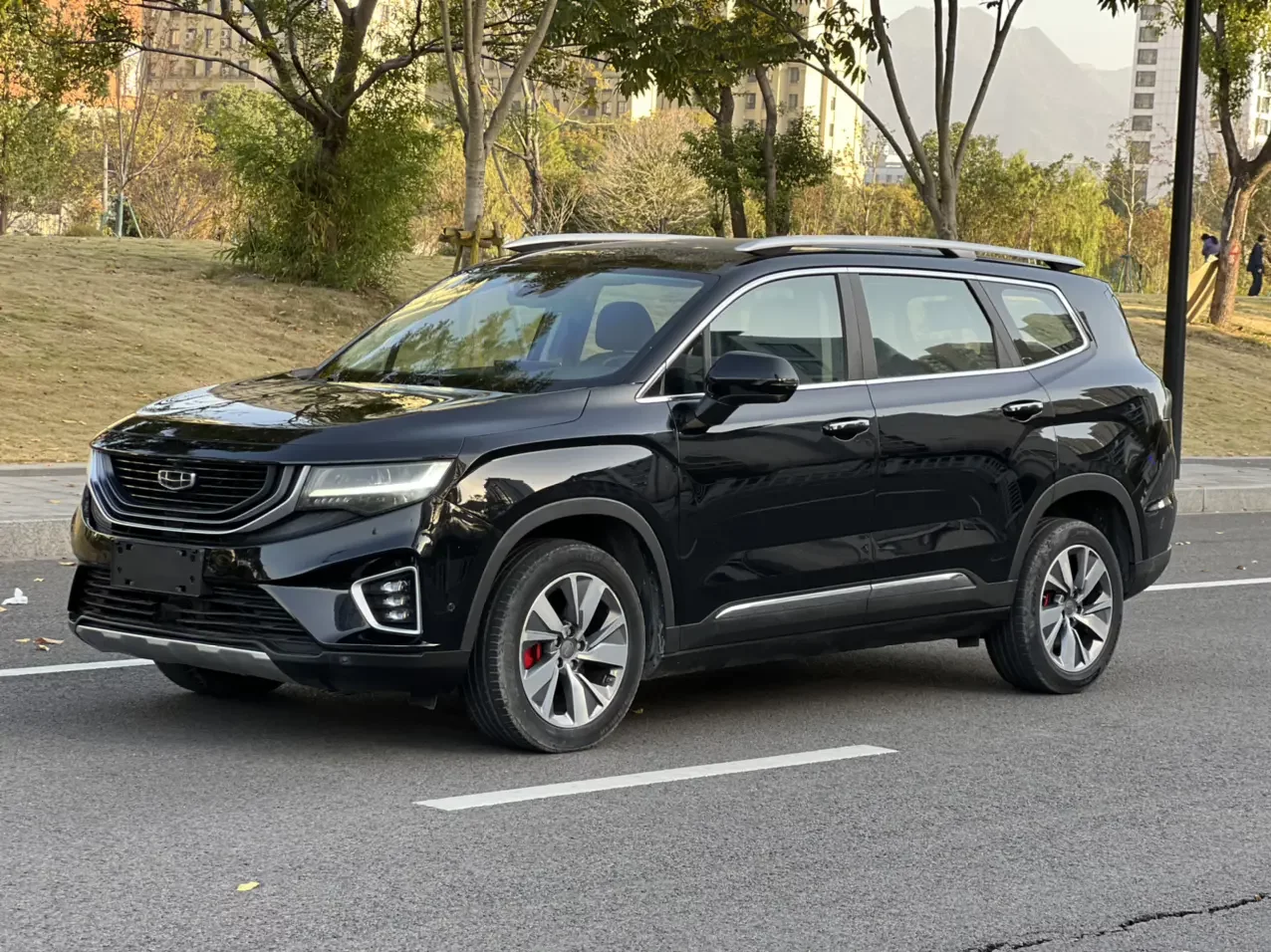 Geely Okavango Haoyue  из Китая