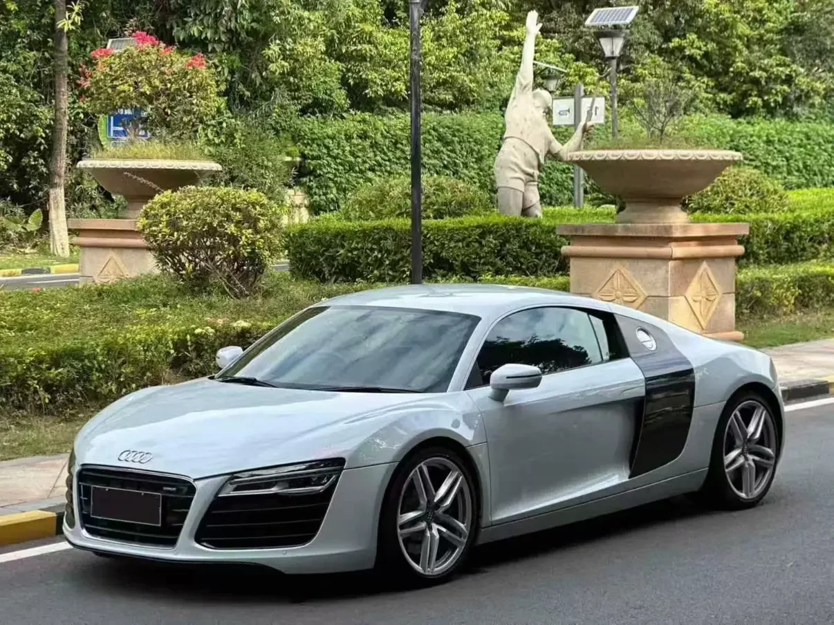 Audi R8