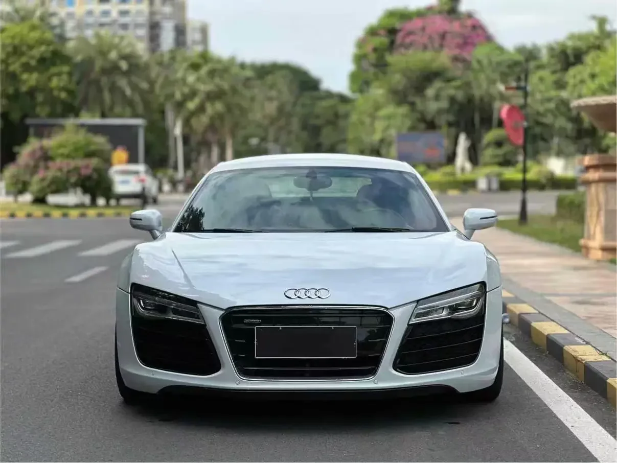 Audi R8