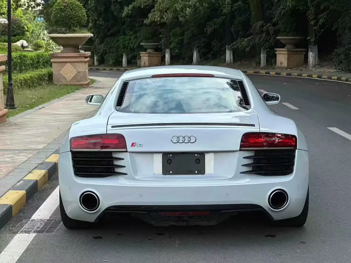Audi R8