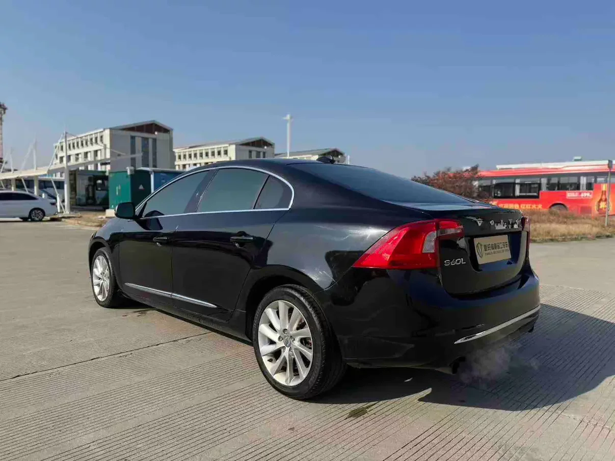 Volvo S60