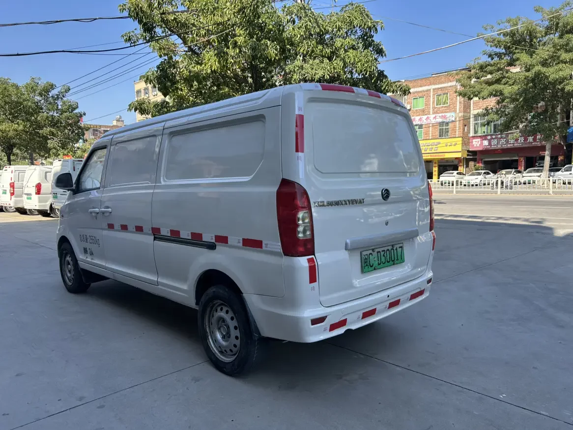 Golden Dragon Hiace EV