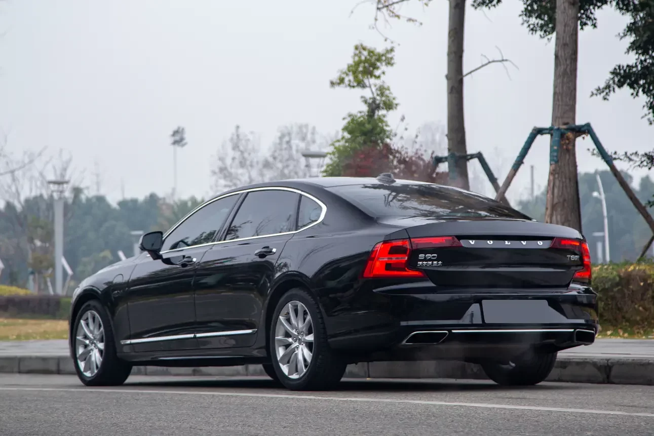 Volvo S90 PHEV