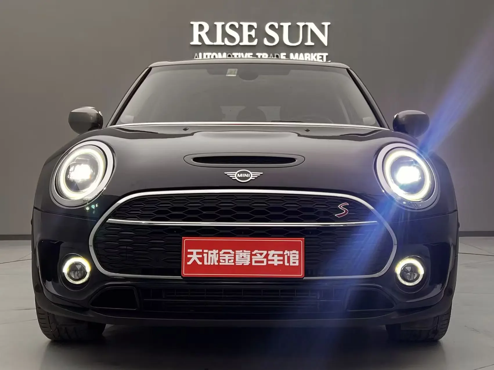 MINI CLUBMAN