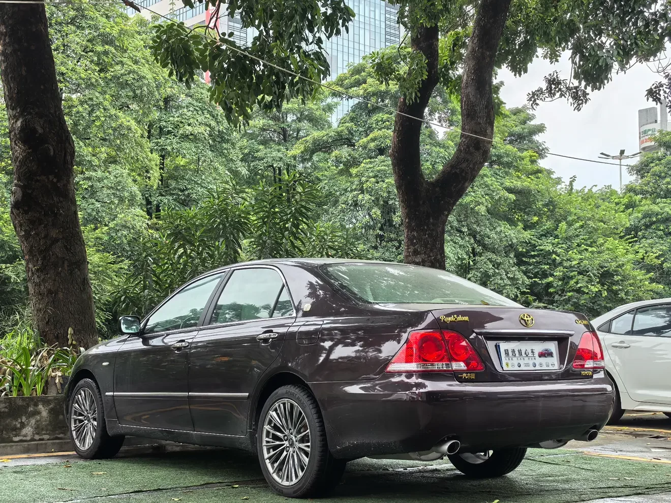 Toyota crown