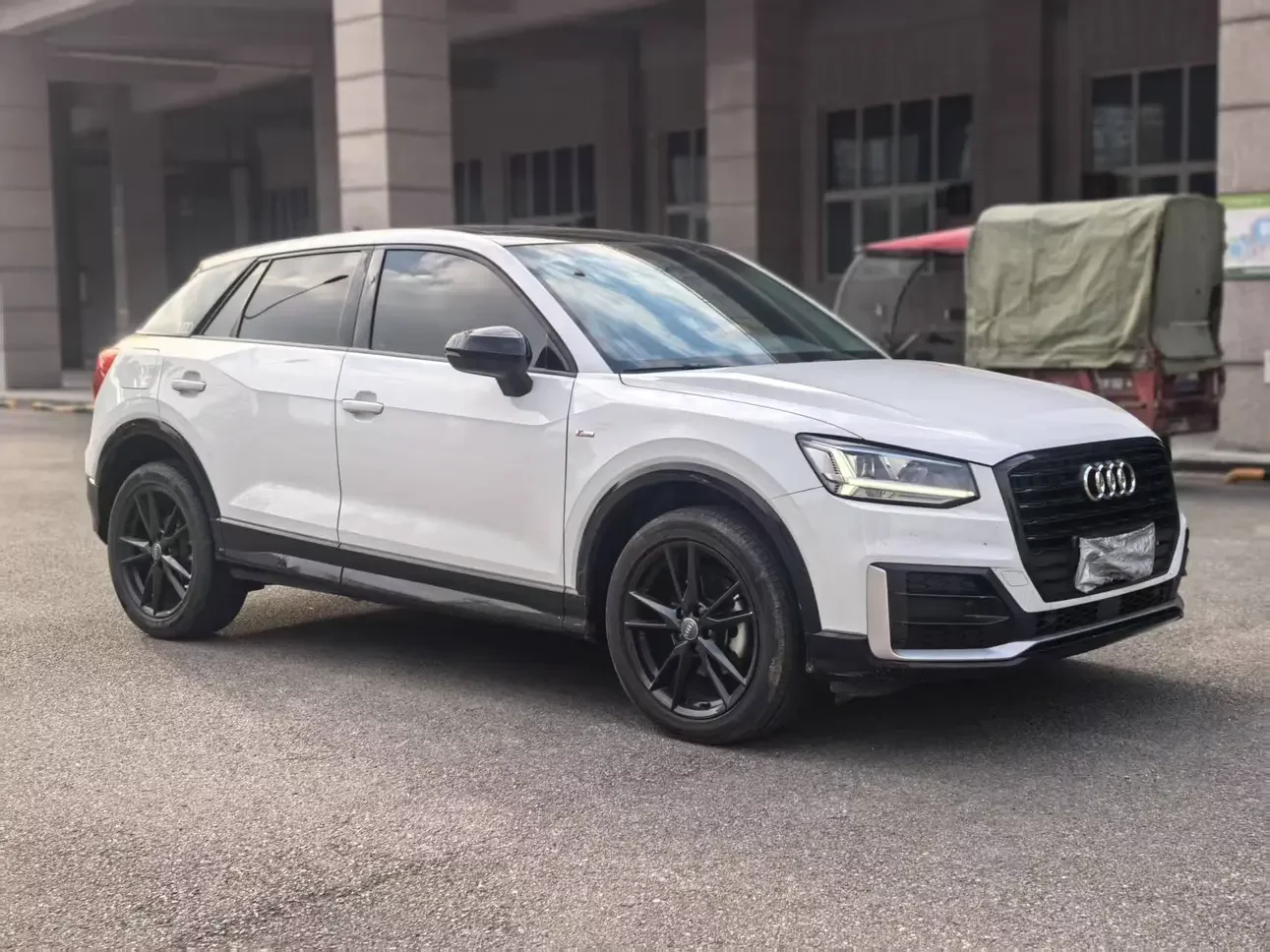 Audi Q2L