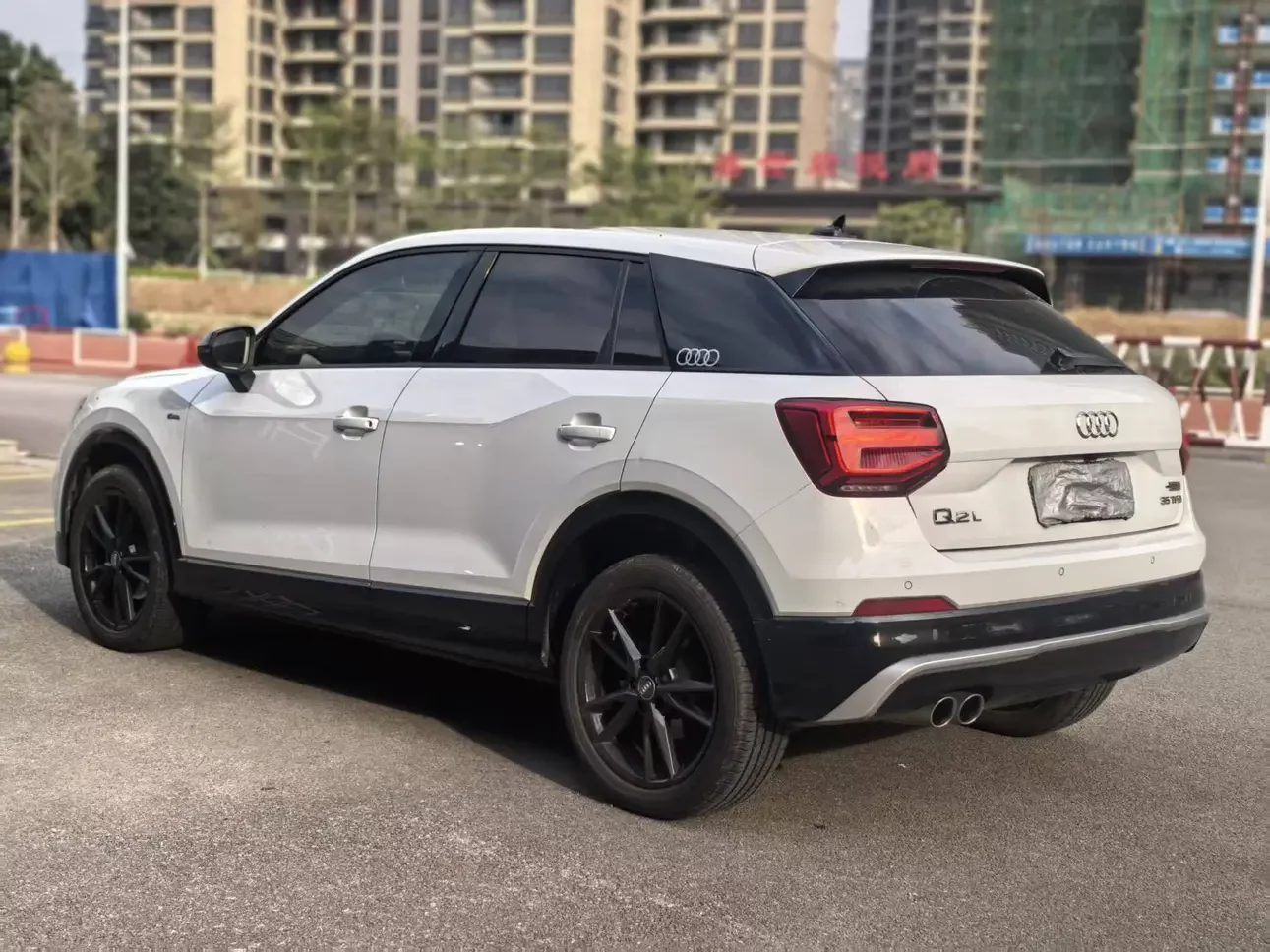 Audi Q2L