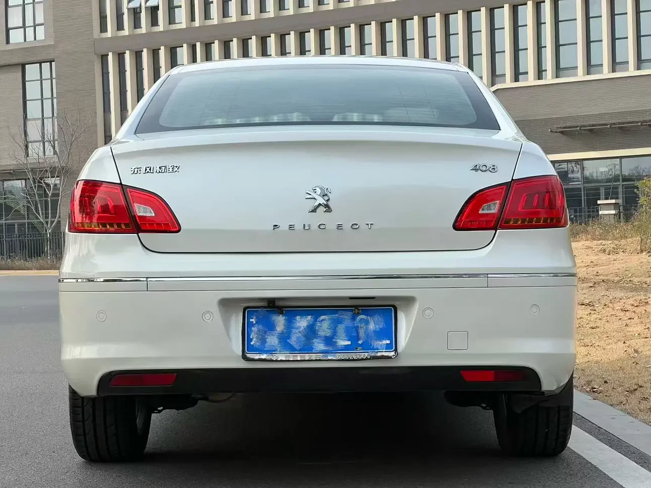 Peugeot 408