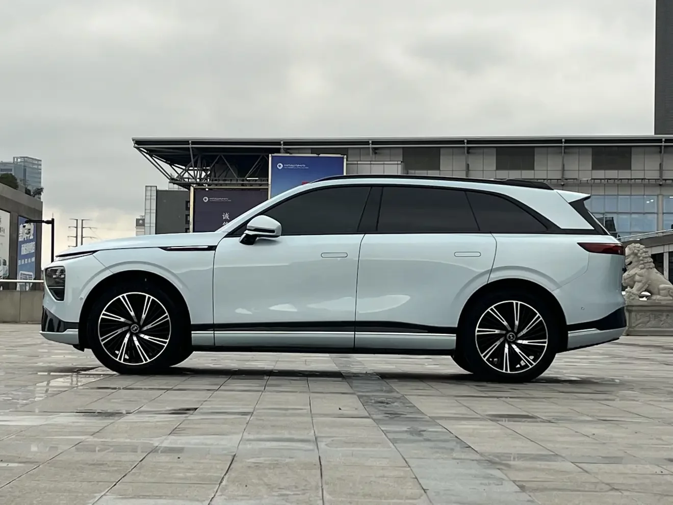 Xpeng G9