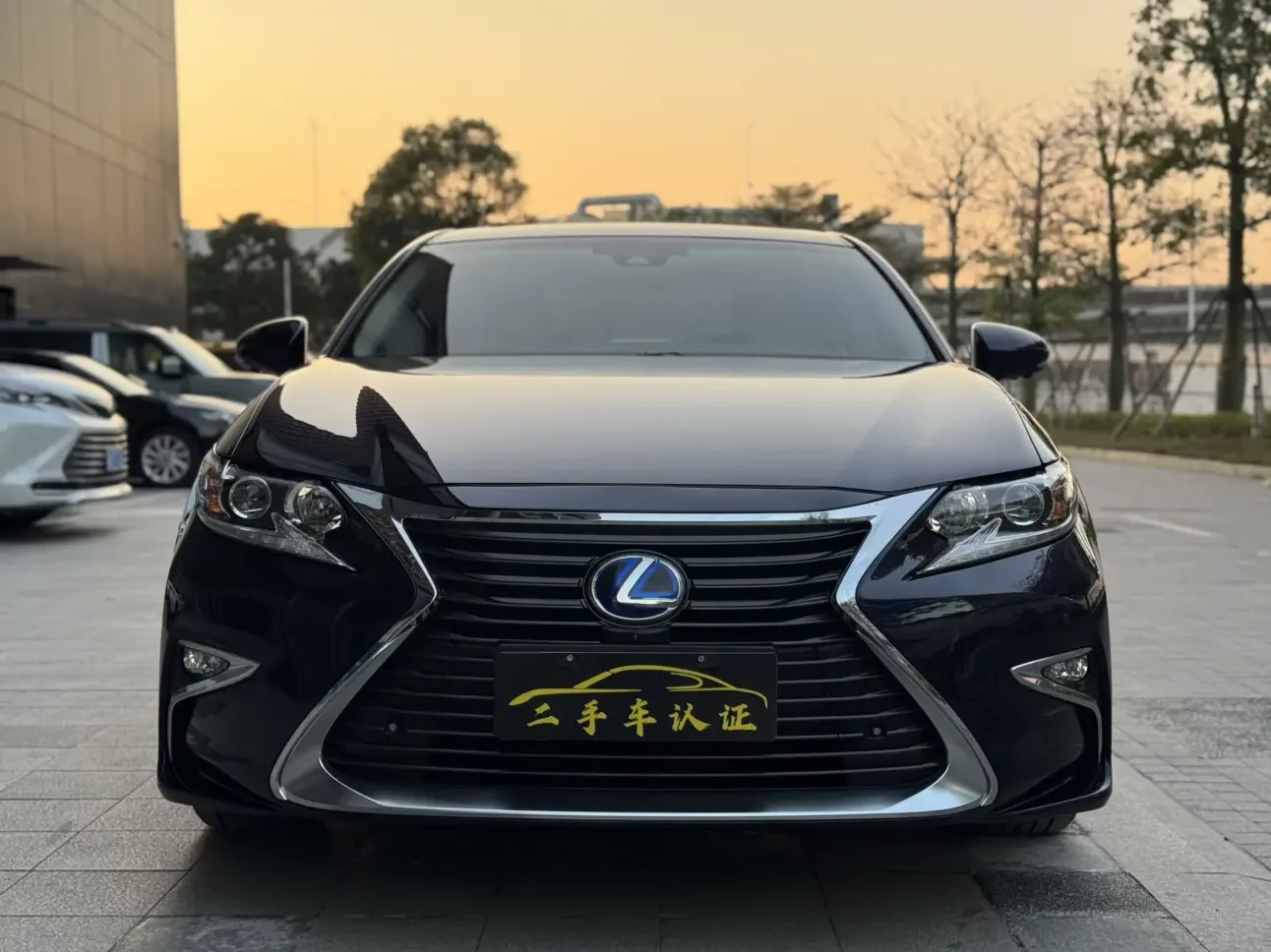 Lexus ES