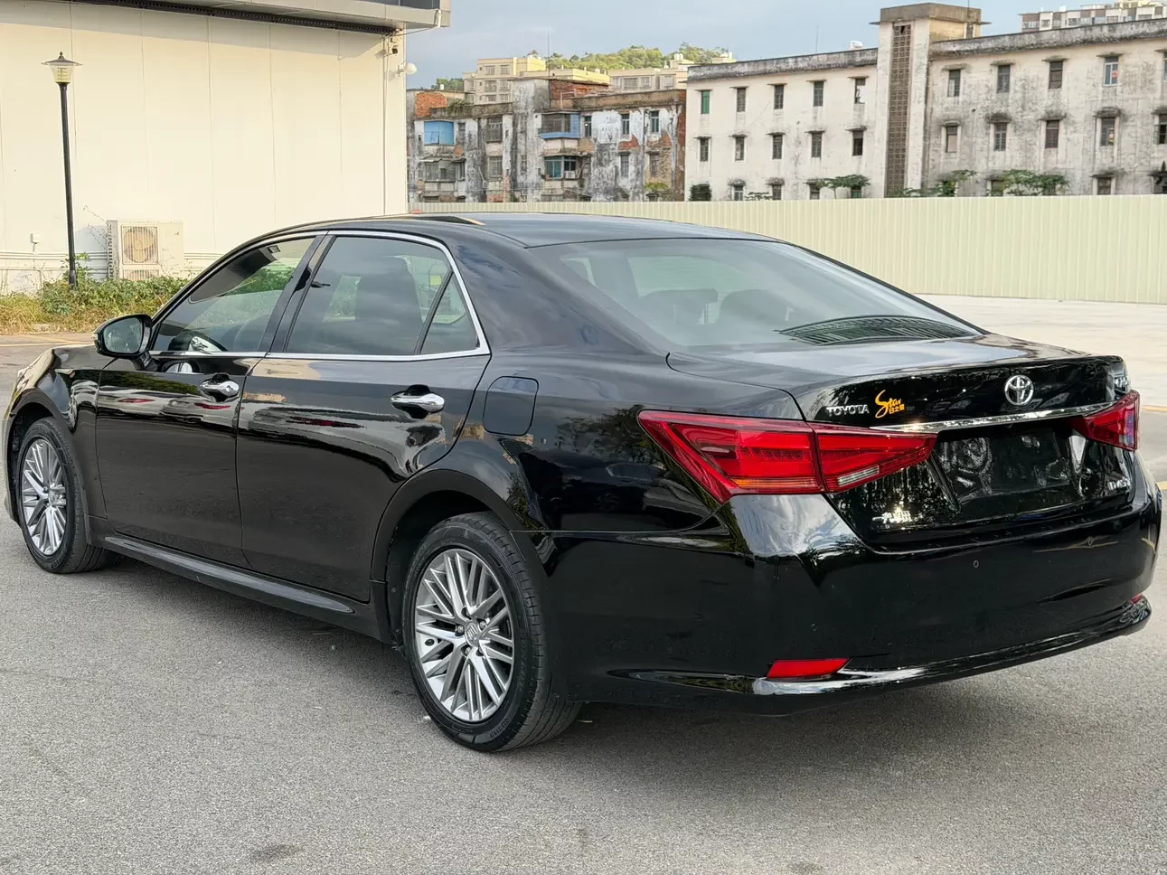 Toyota crown
