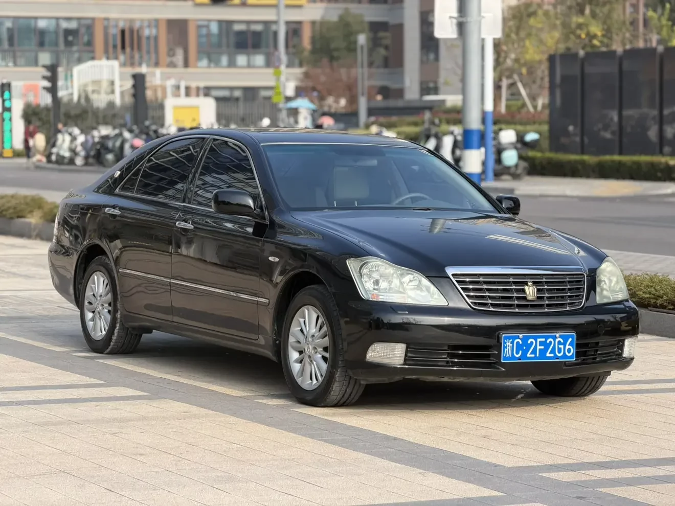 Toyota crown
