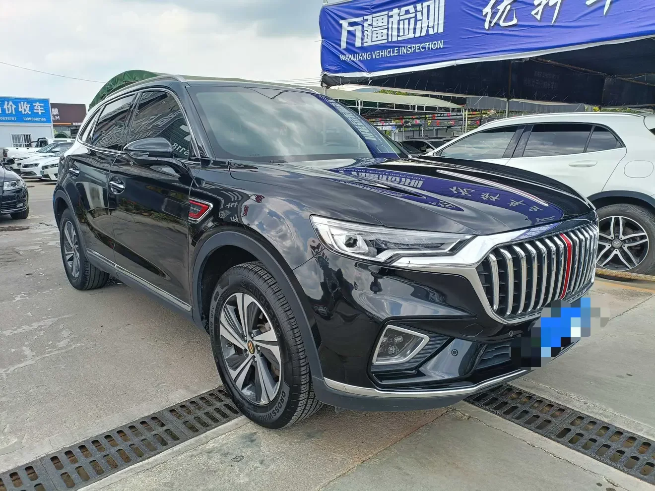 Hongqi HS5