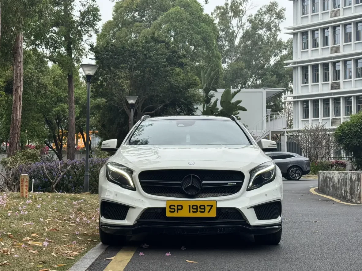Mercedes-Benz GLA AMG