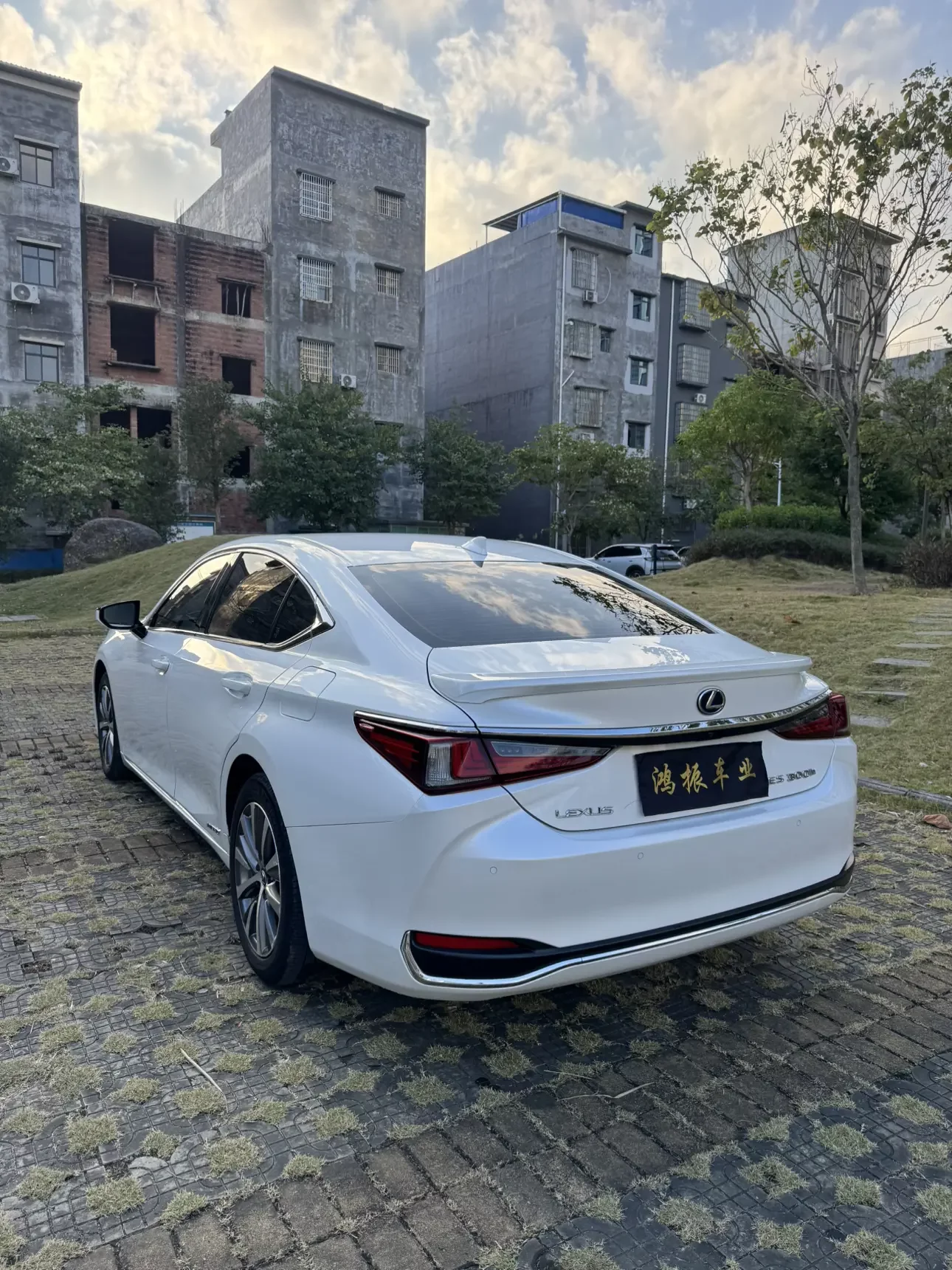 Lexus ES