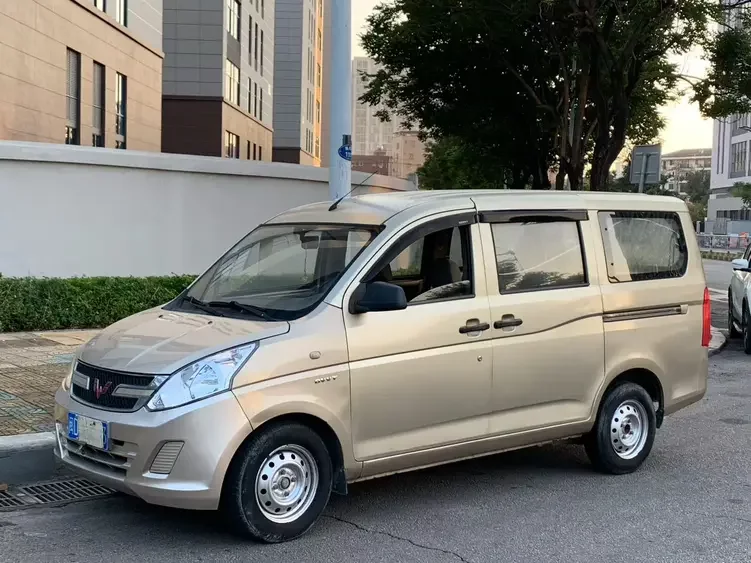Wuling Rongguang V
