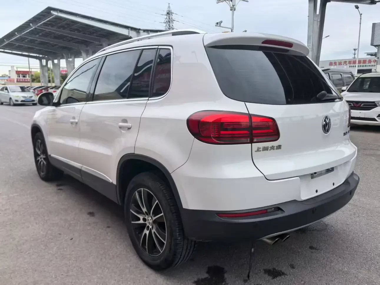 Volkswagen Tiguan (Tharu)