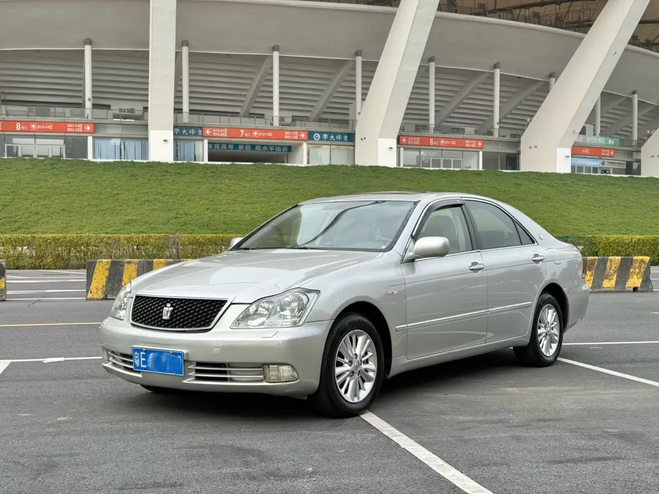 Toyota crown