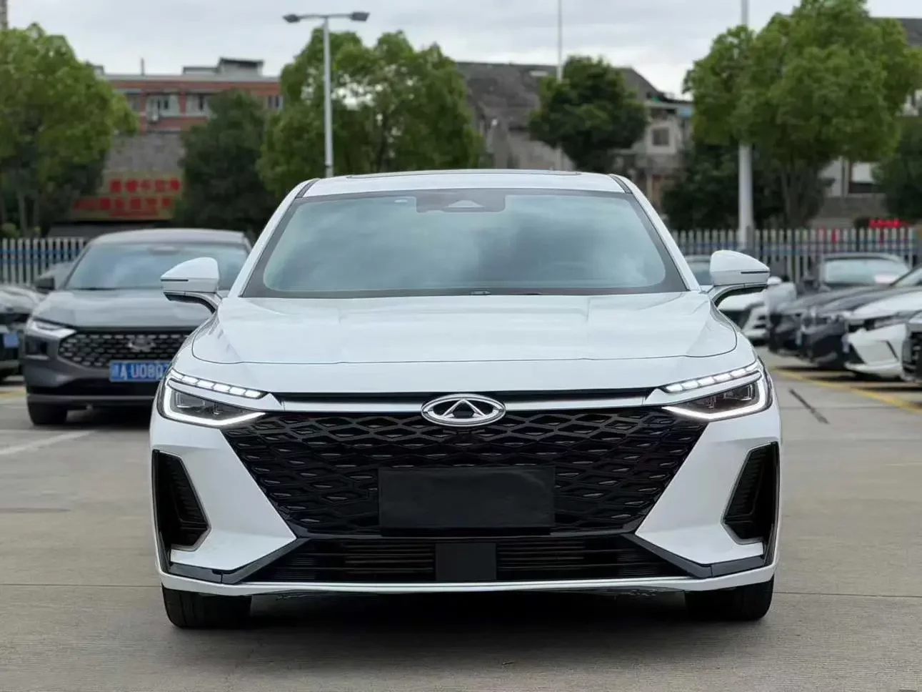Chery Arrizo 8