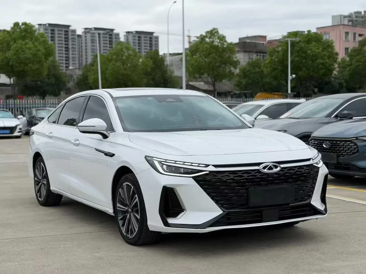 Chery Arrizo 8