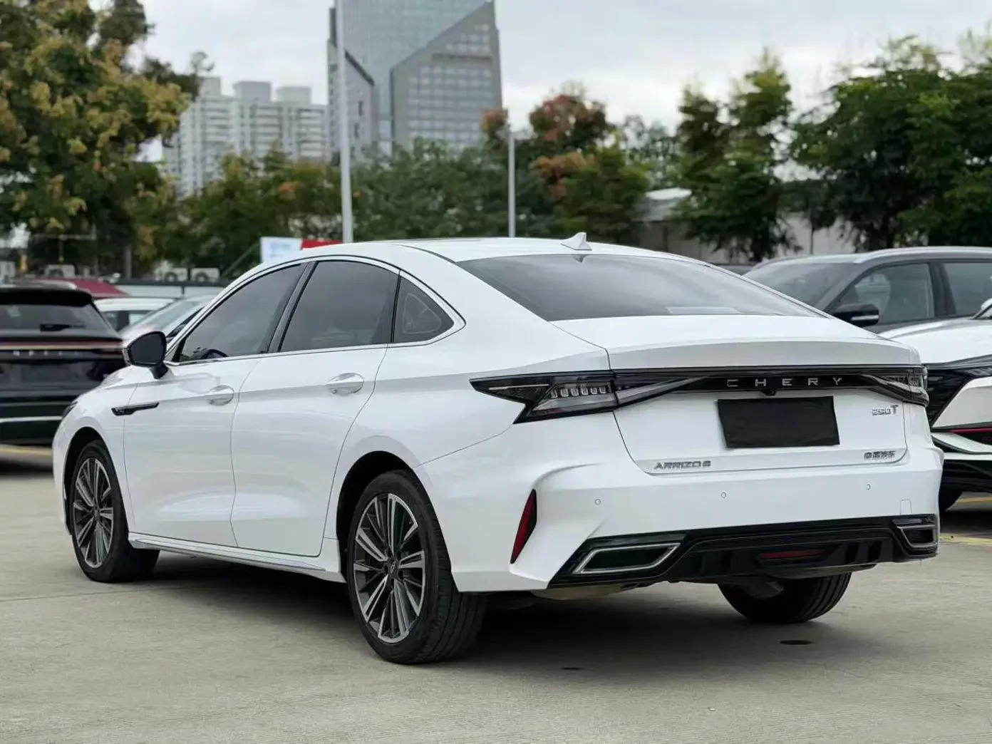 Chery Arrizo 8