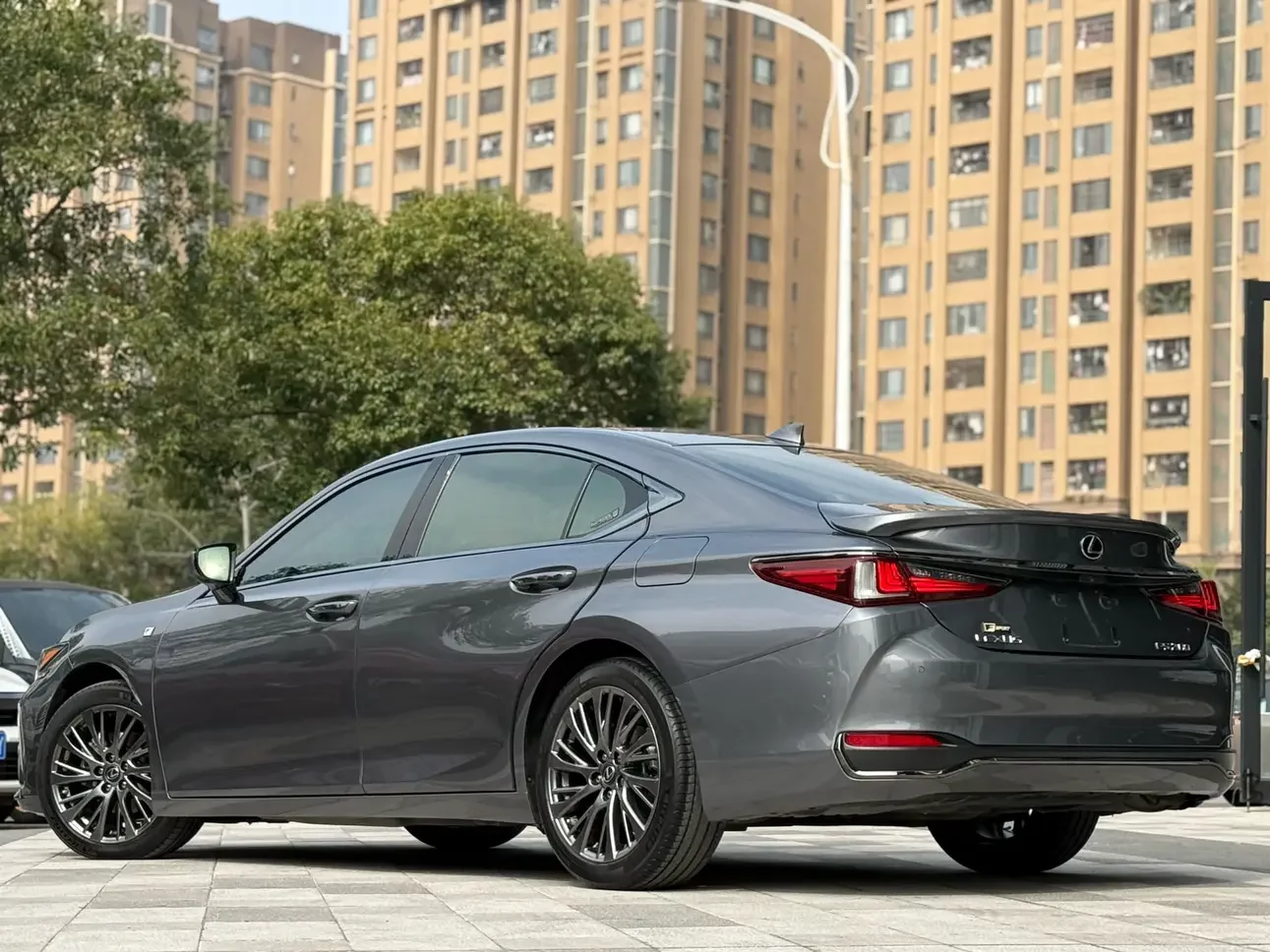 Lexus ES