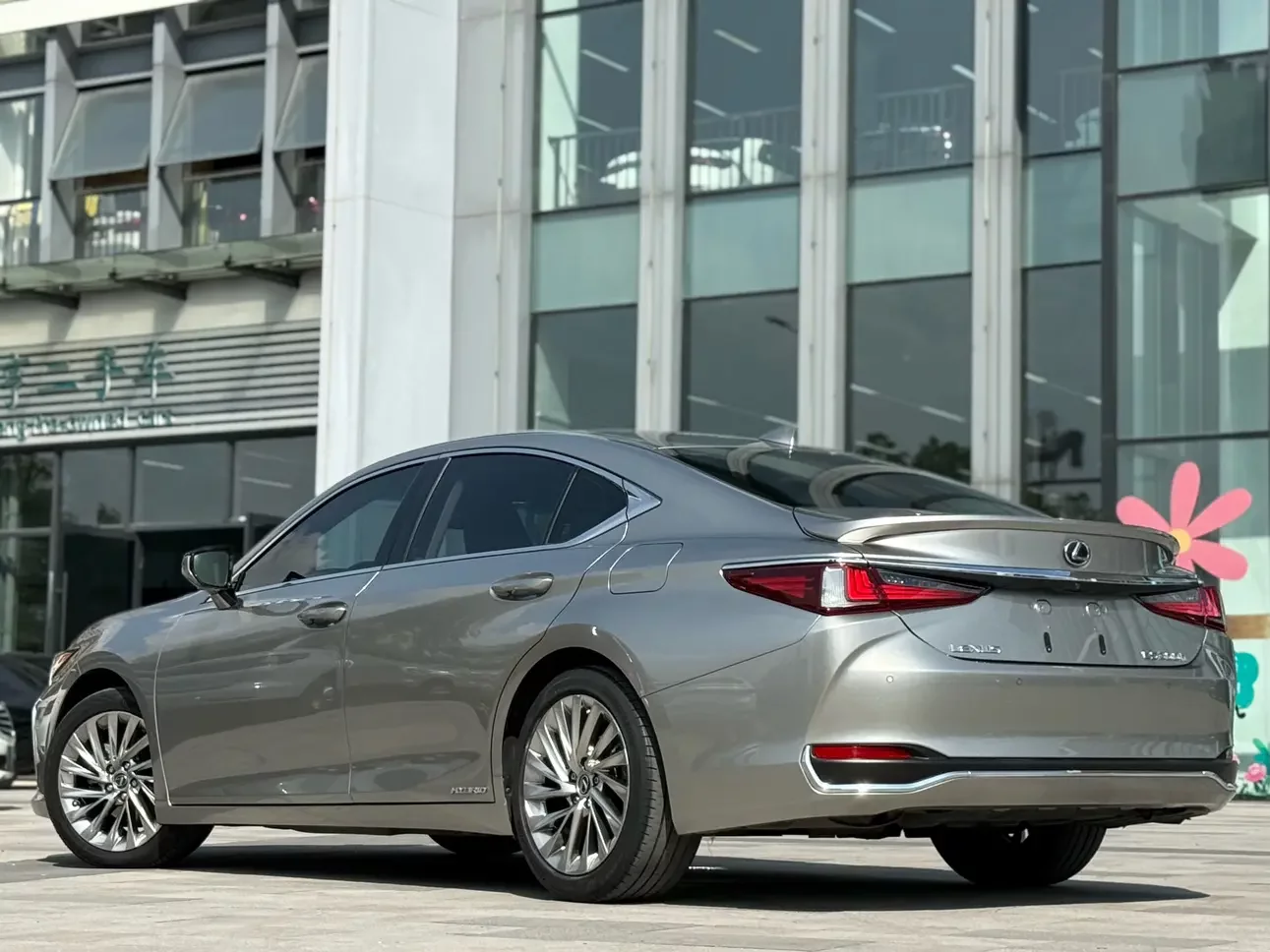 Lexus ES