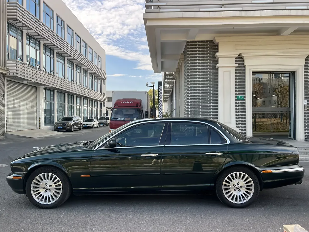 Jaguar XJ